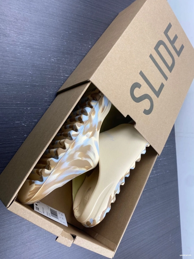 GW1932 Slide Yeezy Adidas 0709
